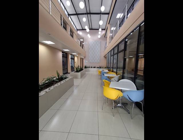 36M² OFFICE TO LET IN VINCENT